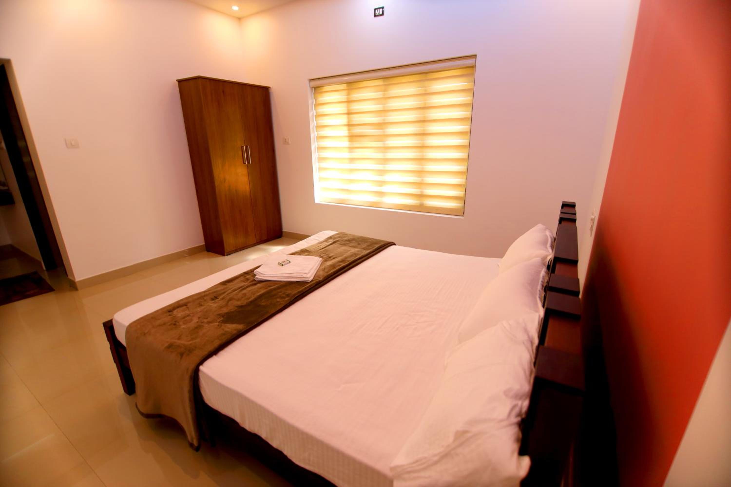 SILVERY MOON Resort
