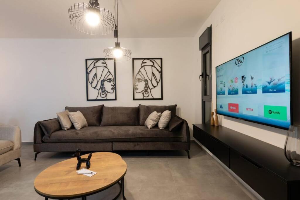 Luxury APT 3BR l New Tower & Parking l Mamad view 4
