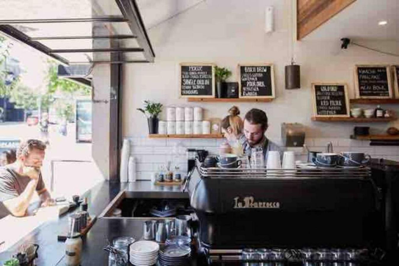 Anchors Away Escape in the heart of Mornington