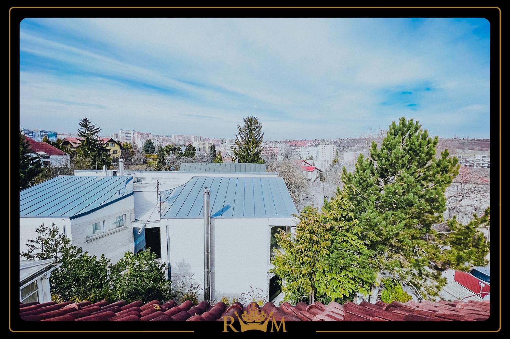 RM Luxury Apartment in Prague • 6 People • Free Parking • Pets
