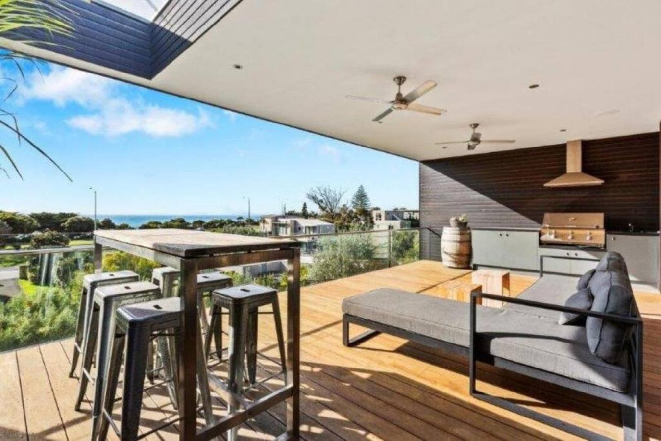 LUXE VILLA BEACHSIDE location lifestyle views