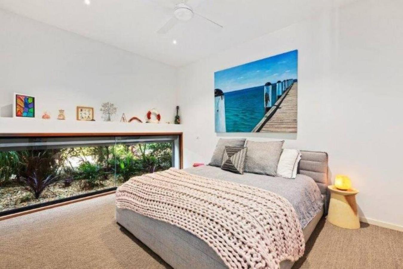 LUXE VILLA BEACHSIDE location lifestyle views