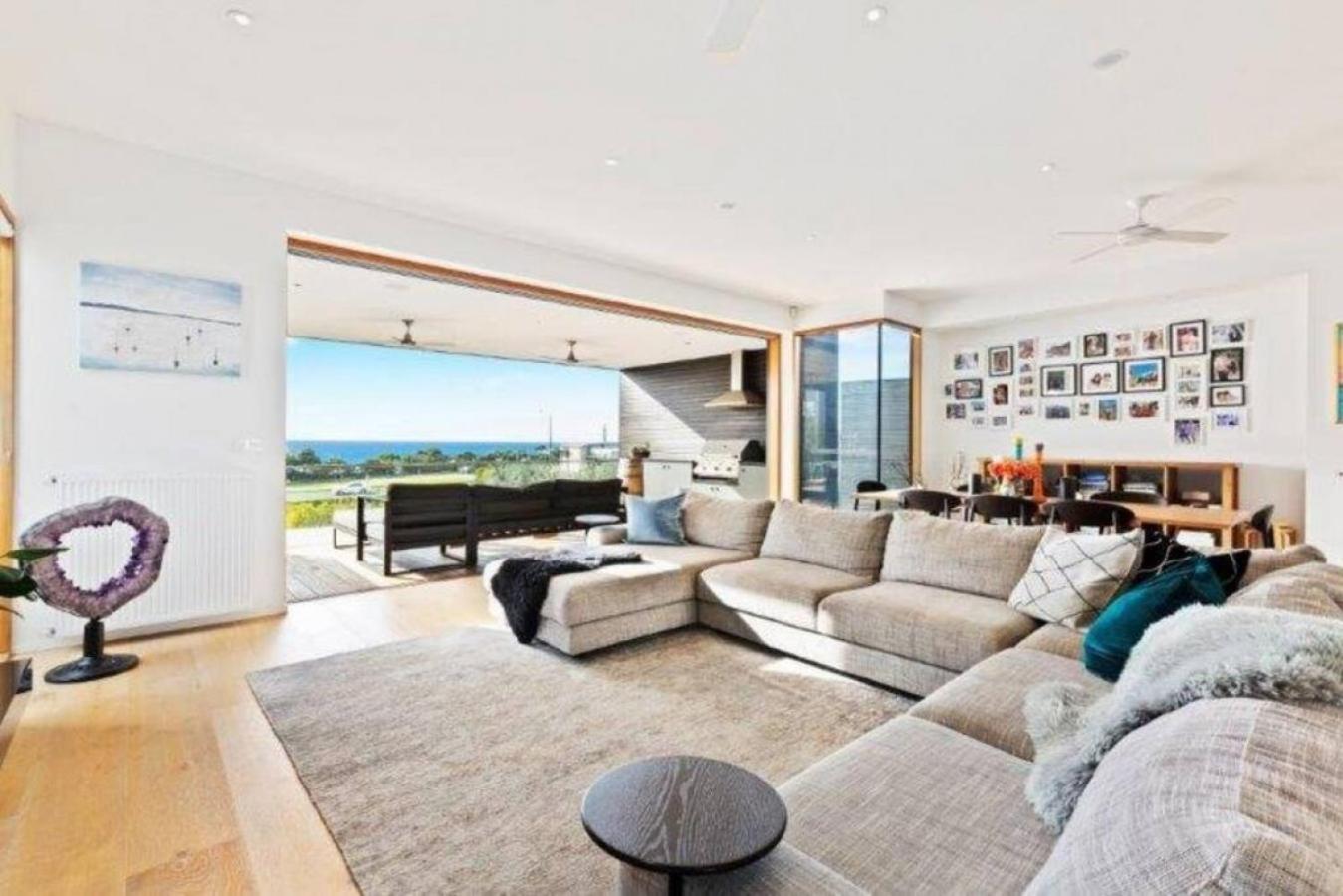 LUXE VILLA BEACHSIDE location lifestyle views