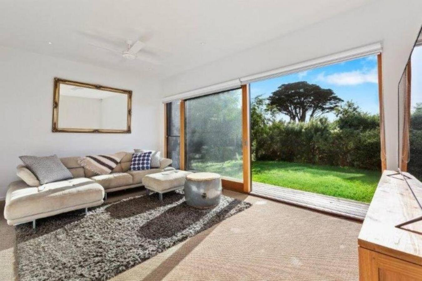 LUXE VILLA BEACHSIDE location lifestyle views