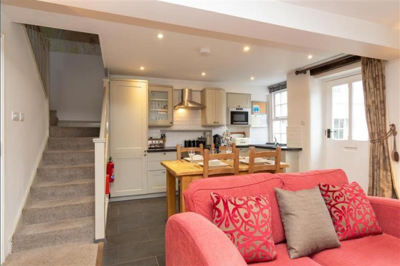 Victory Cottage - Victory Cottage, Cosy village retreat view 2