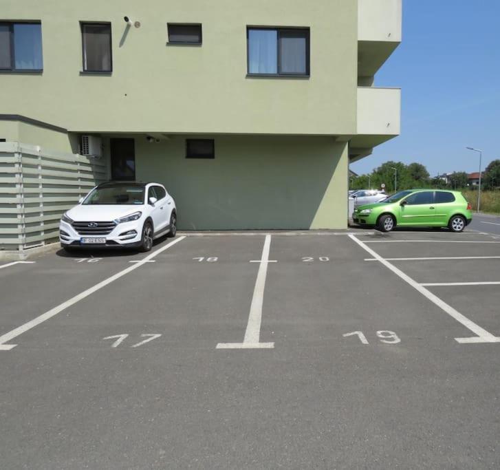 Amazing Apartament with Garden Bucharest Airport Self check-in!!