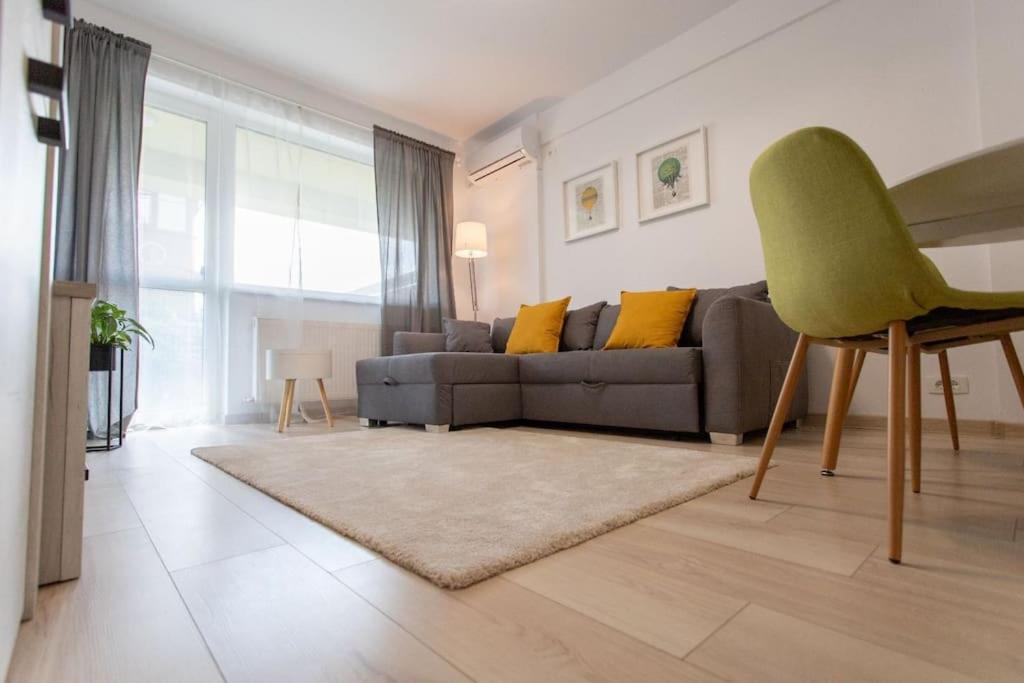 Amazing Apartament with Garden Bucharest Airport Self check-in!!