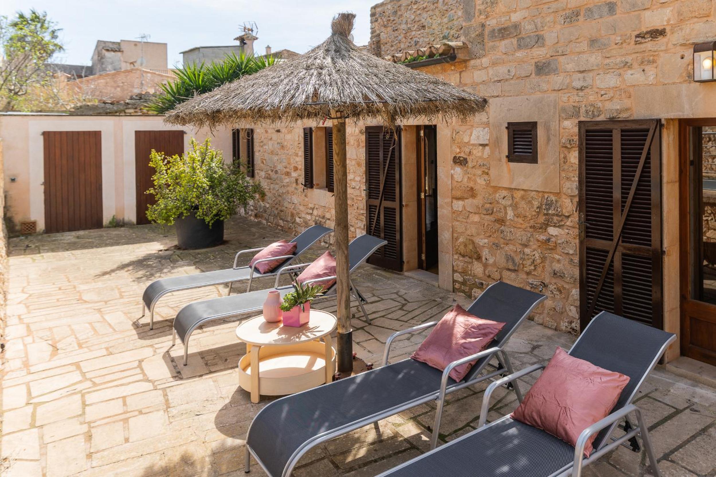 Villa Petita Llombards