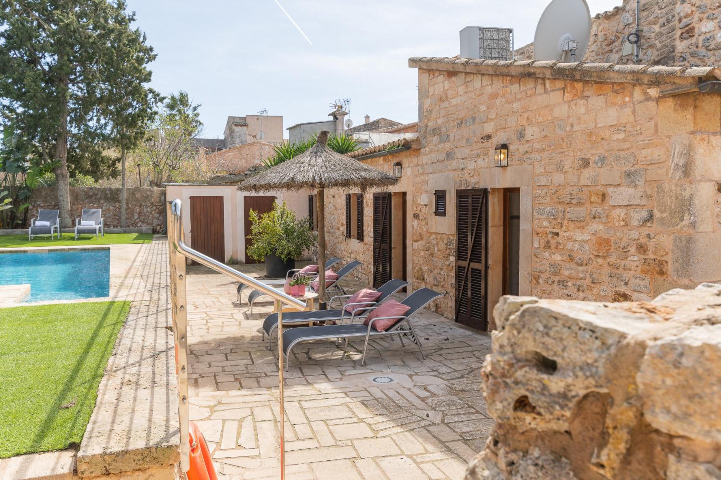 Villa Petita Llombards