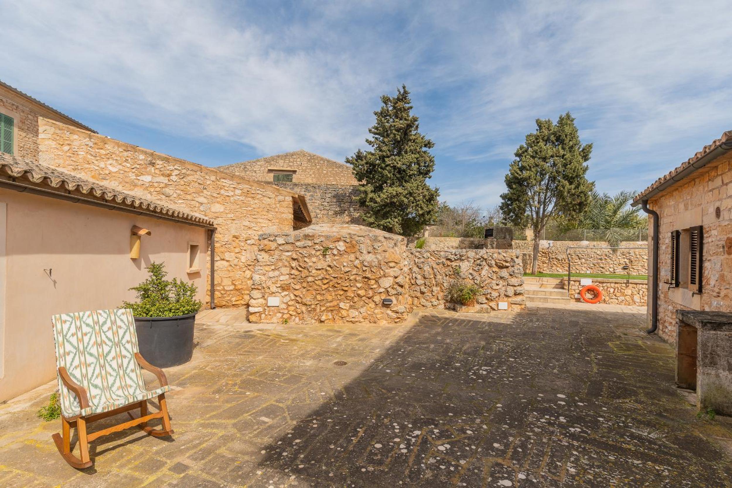 Villa Petita Llombards