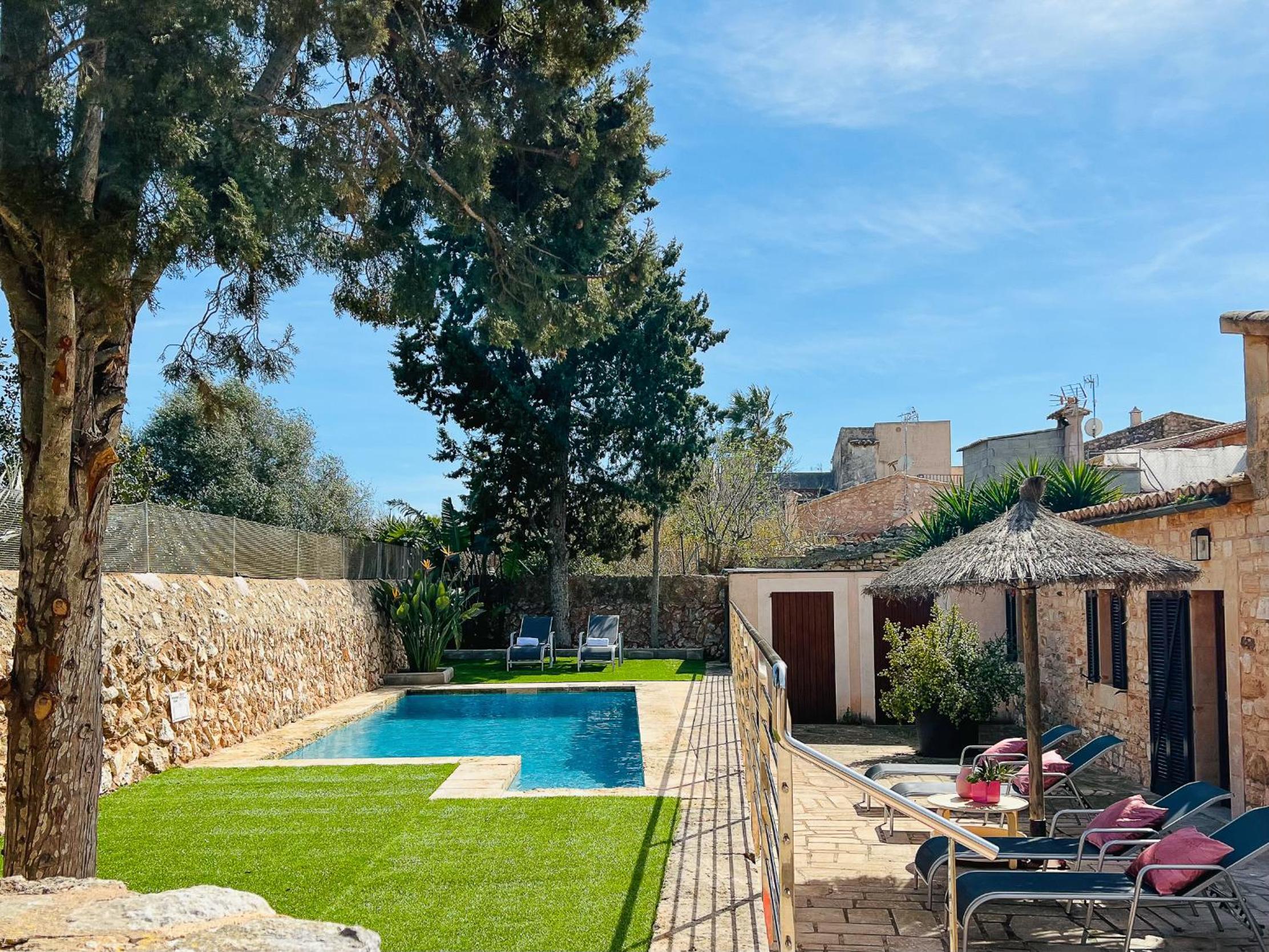 Villa Petita Llombards