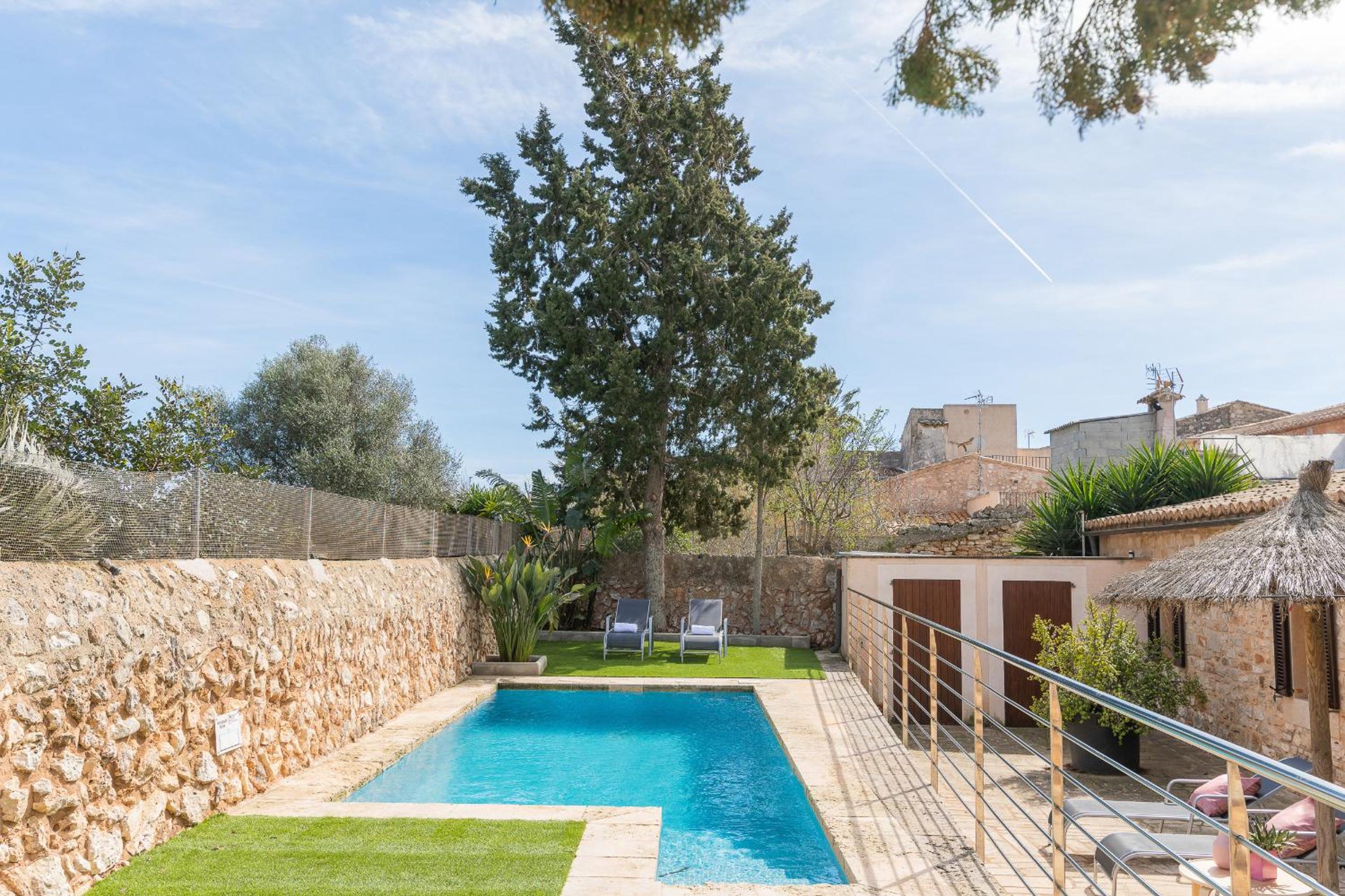 Villa Petita Llombards