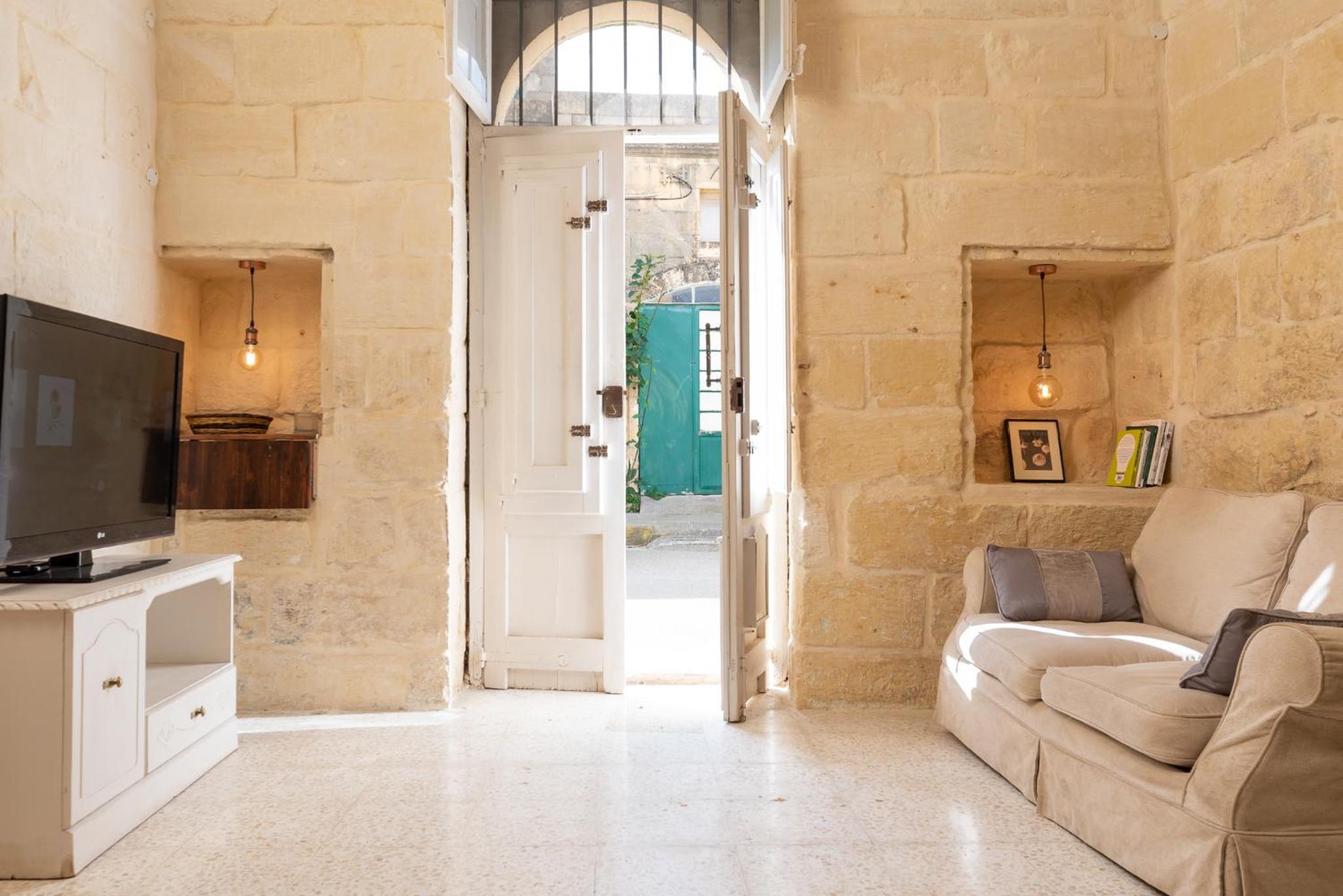 Roam Gozo - Studio 47 - 300yr Old Farm Converted Into Welcoming Tiny Home view 5