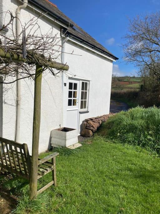 Rural Devon retreat in stunning Exe Valley. view 5