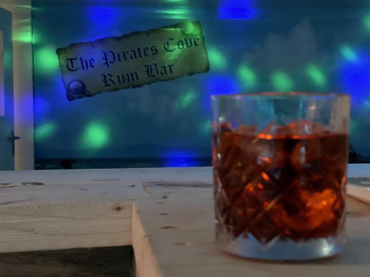 bar
