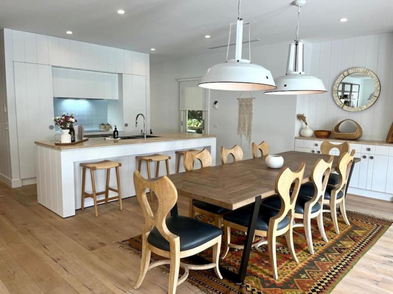Coastal VILLA CHILL Superior style Summer vibe