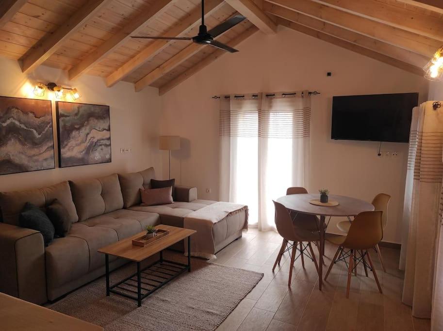 Garitsa Apartments B