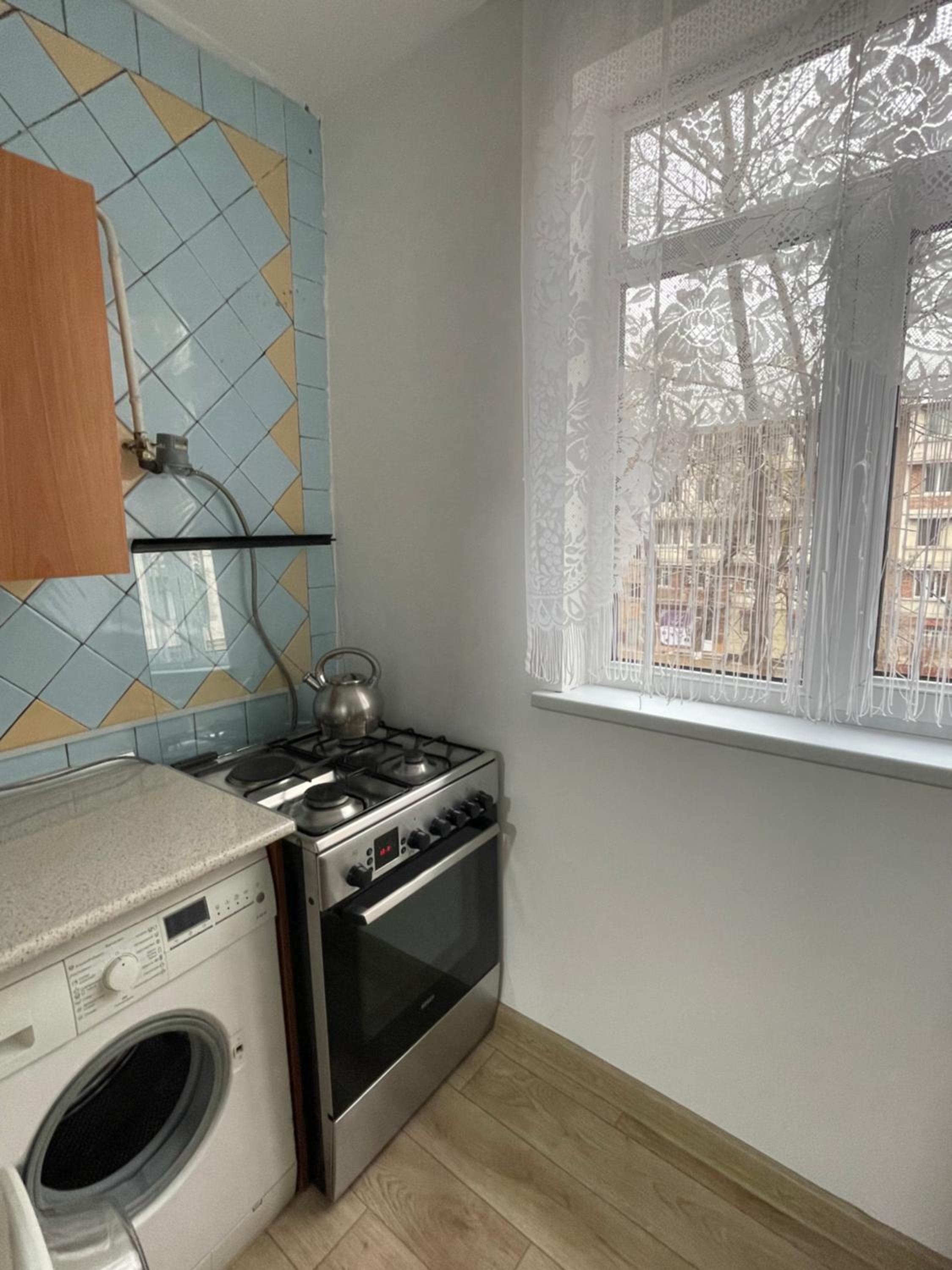 One Bedroom Apartment Near Buyuk Ipak Yuli Metro Station, Located in Downtown