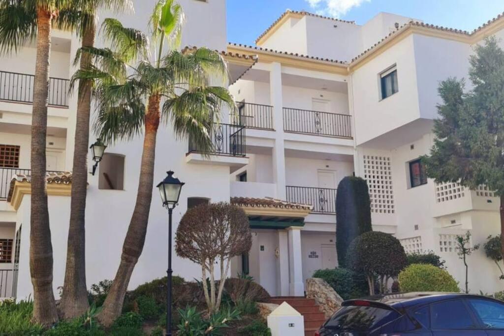 Alhaurin Golf, verzorgd appartement, zonnig terras!