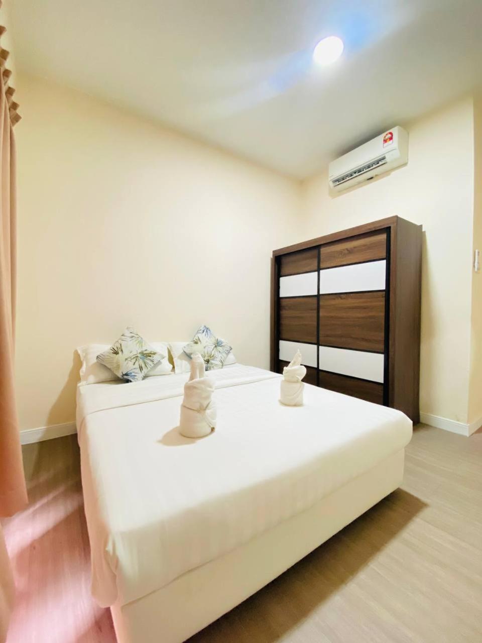 Marina Court The Town Homestay photo 2