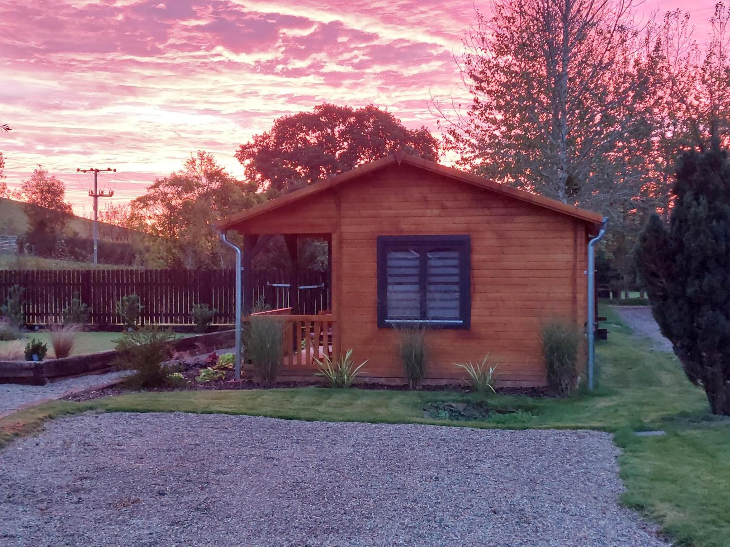 The Malvern Hills, Courtyard Cabins,Tom Cabin