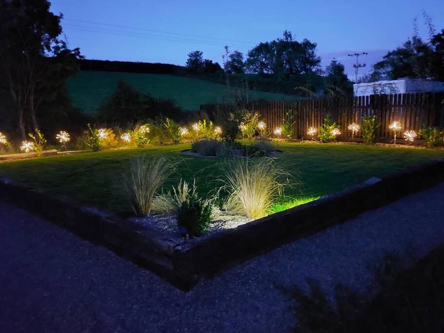 The Malvern Hills, Courtyard Cabins,Tom Cabin