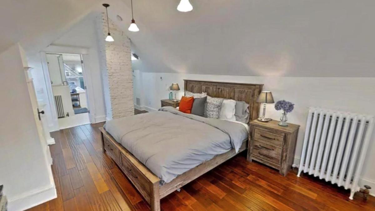 Minneapolis / St Paul Vacations - Linden Hills Luxury Charmer - Property Image 20