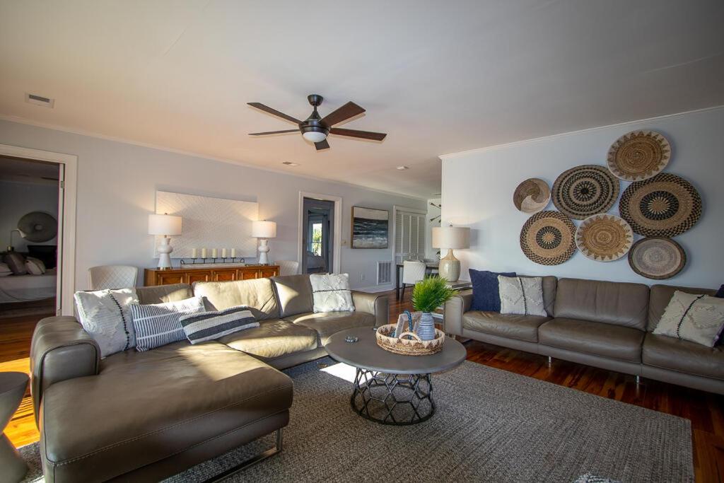 475 Tarpon Blvd view 4