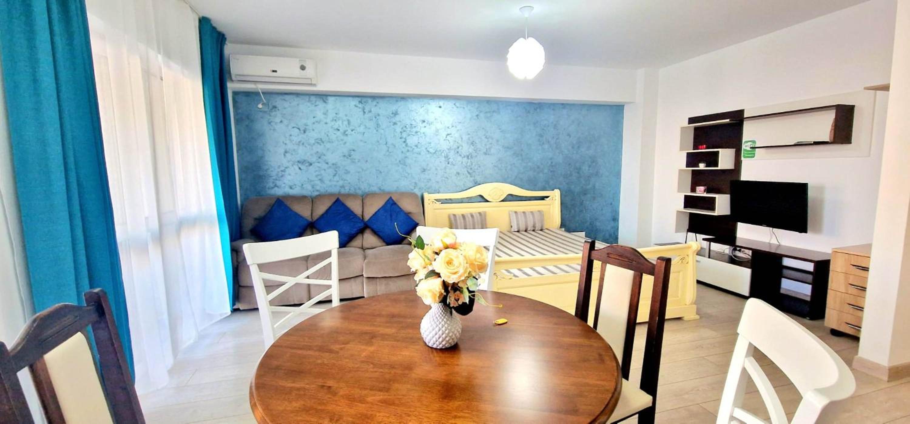 Big & Cosy Apartment with 3 double beds & 2 bathrooms view 3