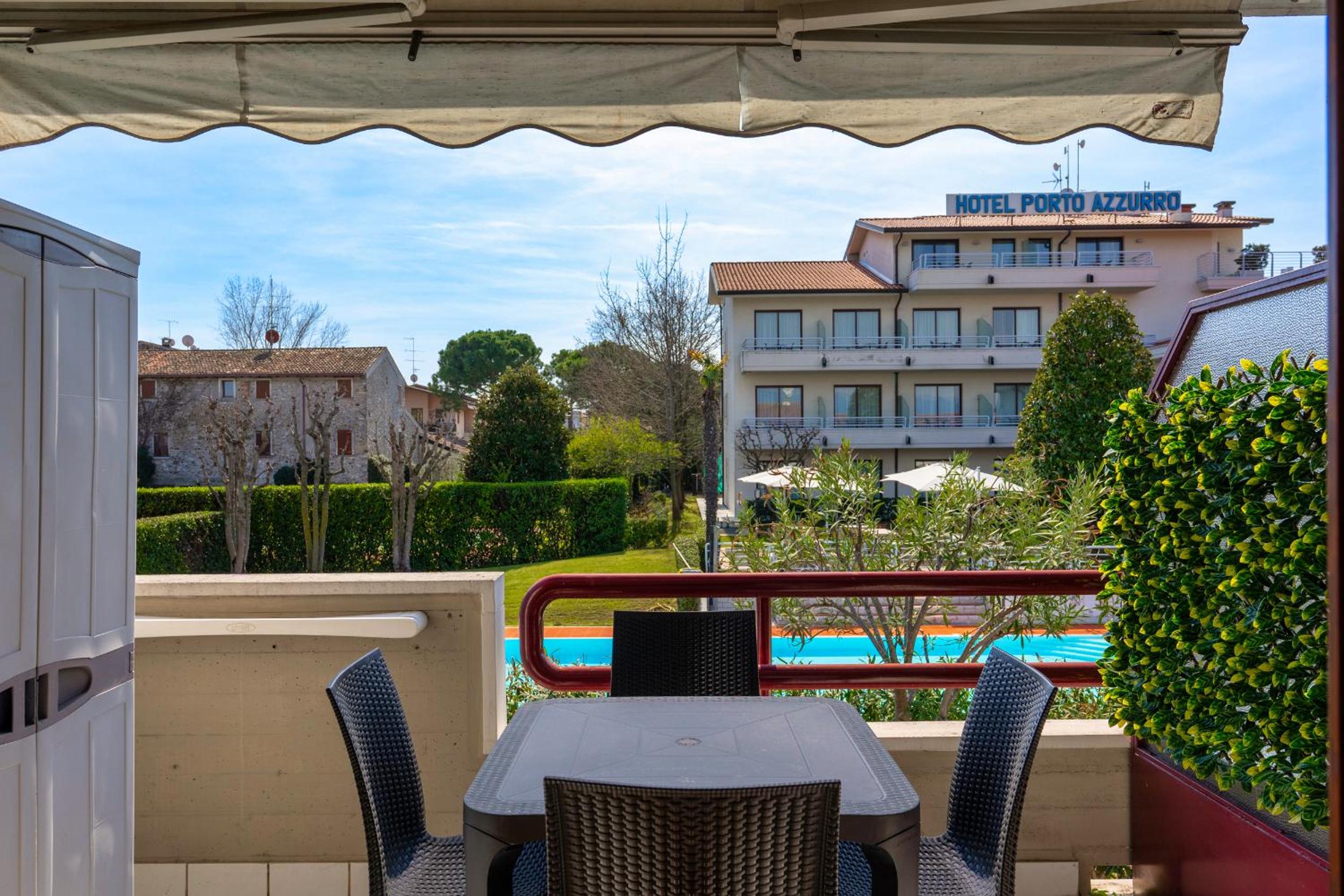 Azzurra Suite - monolocale con piscina e WiFi view 2