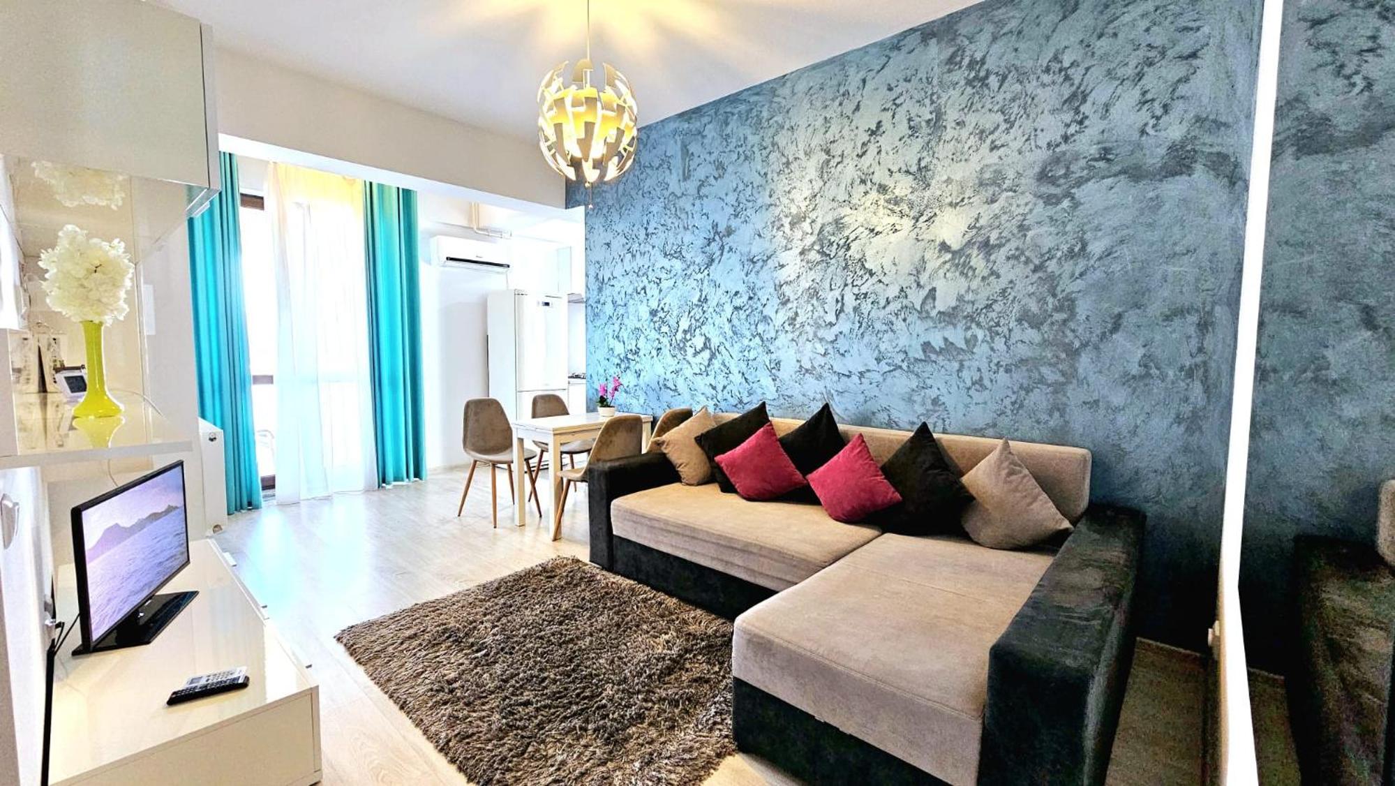 Cityscape Apartment near Palas Mall view 5