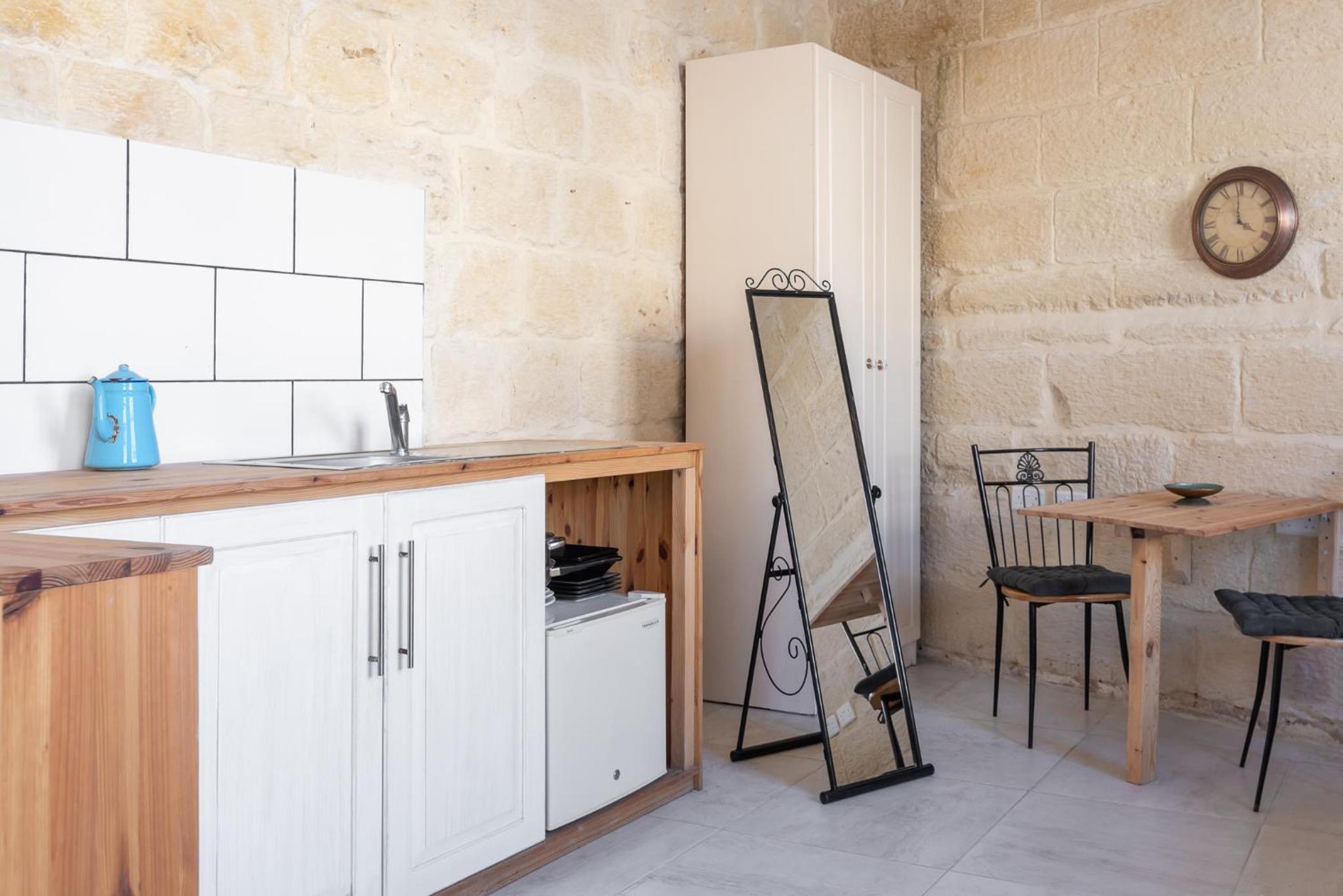 Roam Gozo - Studio Hamrija - Modern Cozy Tiny Home Set In Gozo's Oldest Village photo 3