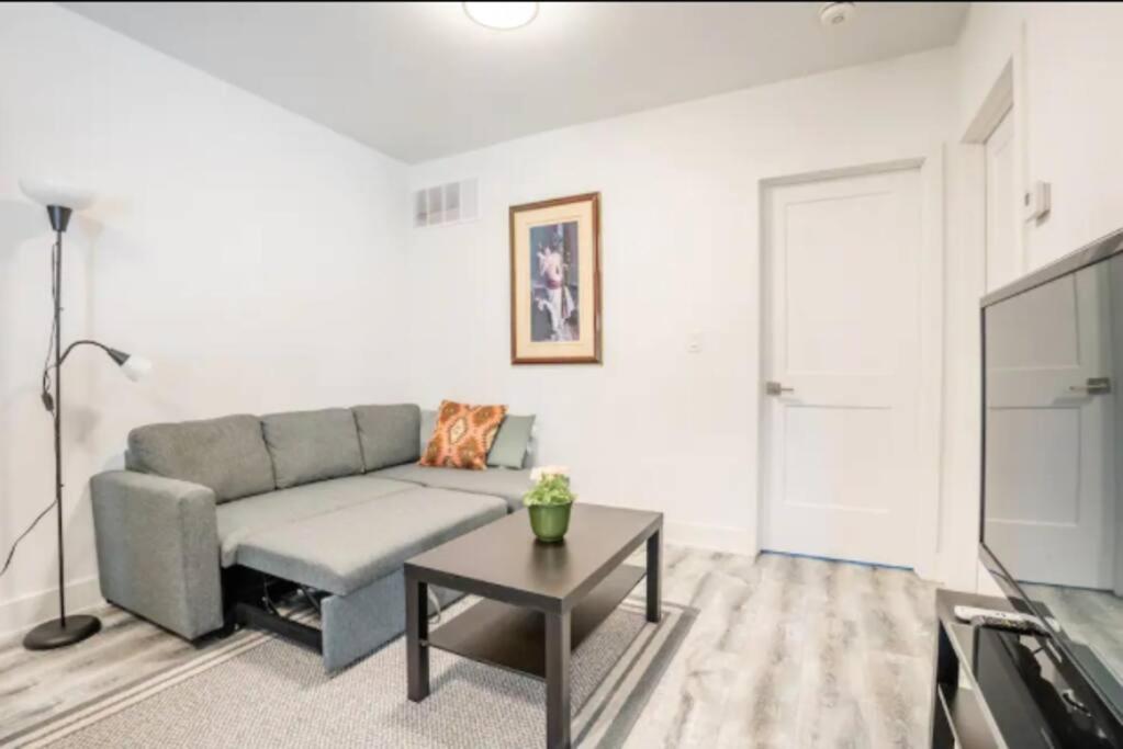Townhouse Apartment 5 Mins From Niagara Falls