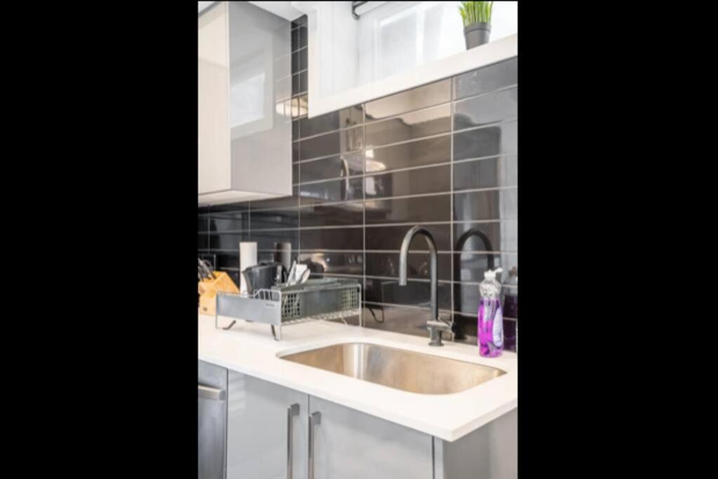 Townhouse Apartment 5 Mins From Niagara Falls