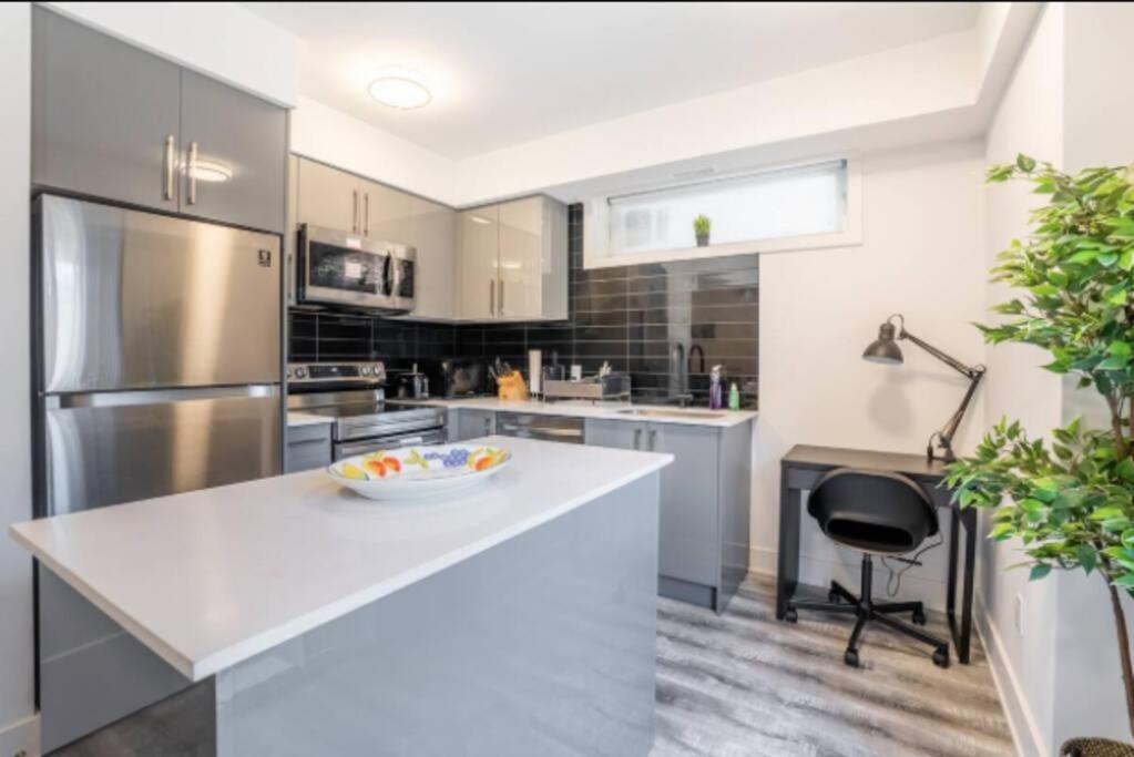 Townhouse Apartment 5 Mins From Niagara Falls