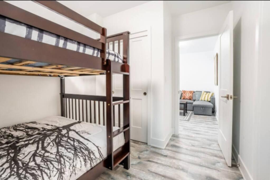 Townhouse Apartment 5 Mins From Niagara Falls
