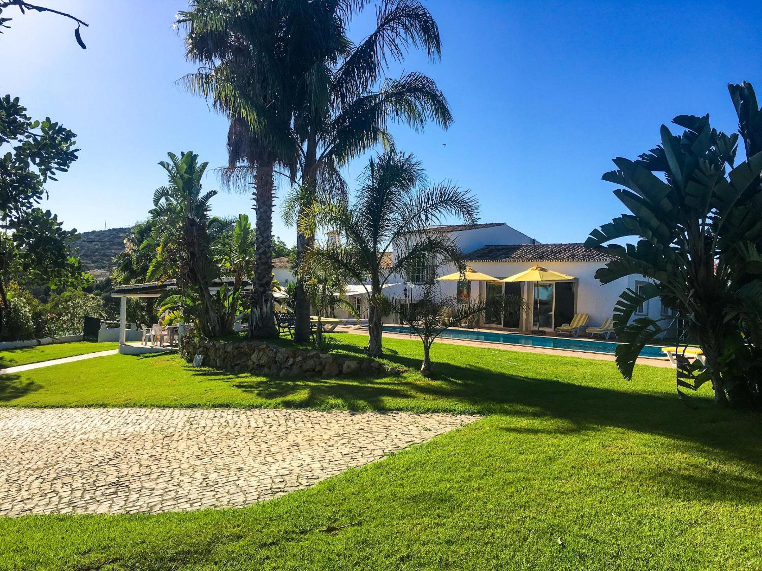 Elegant villa with sea view in Loulé + private pool