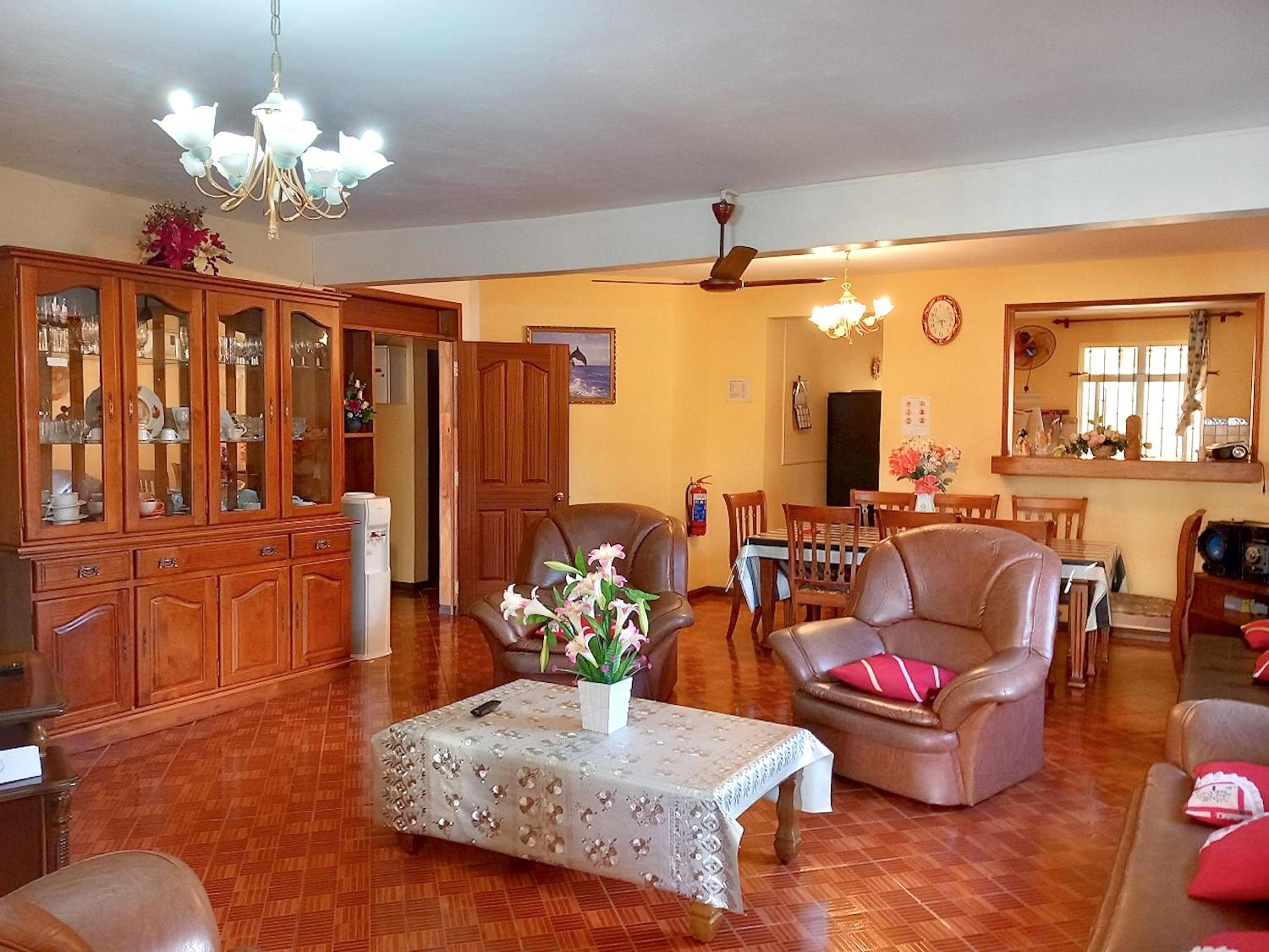 Spacious Villa Grand Baie with Pool view 3