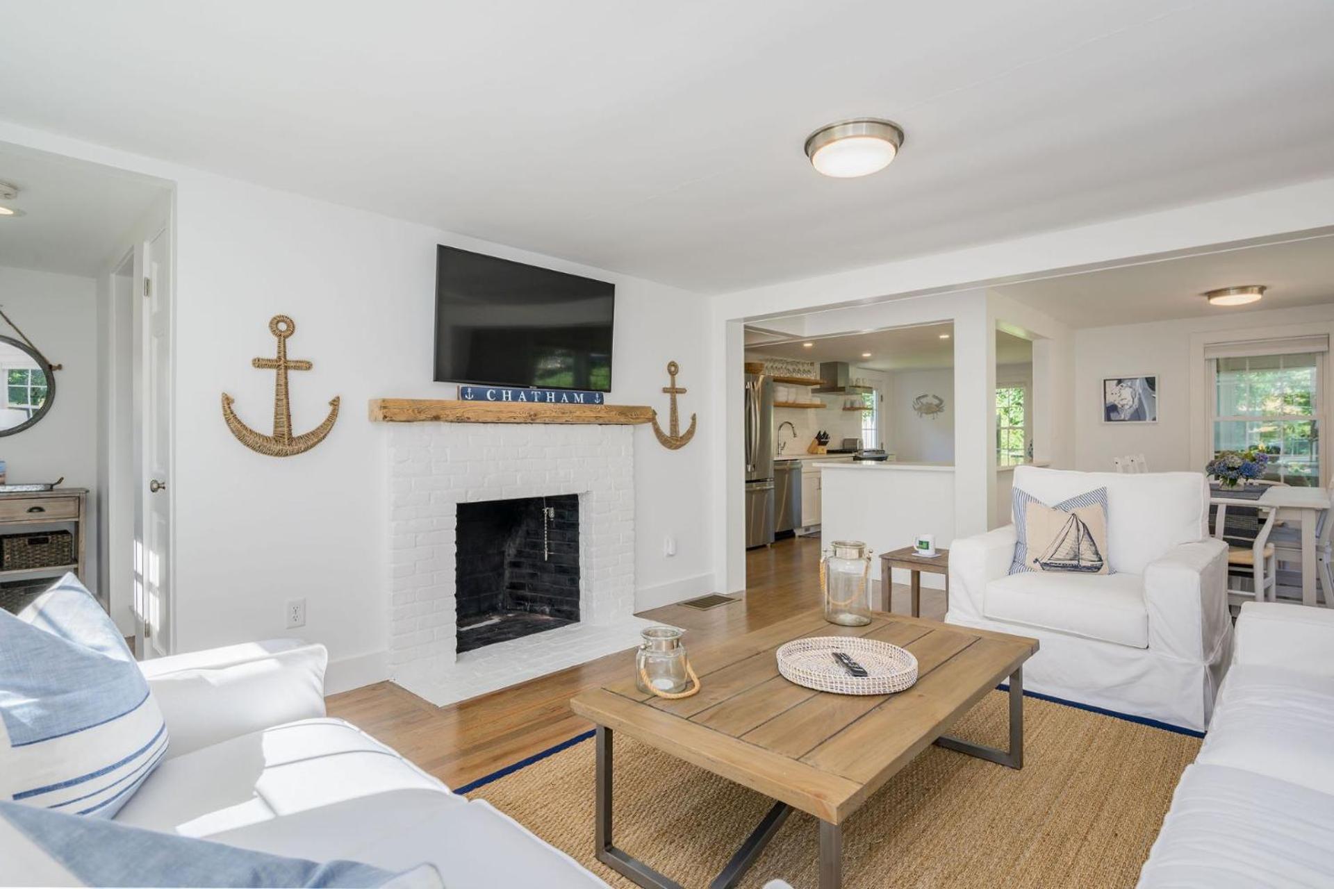 Coastal Comfort Cape Cod Charm Await view 3