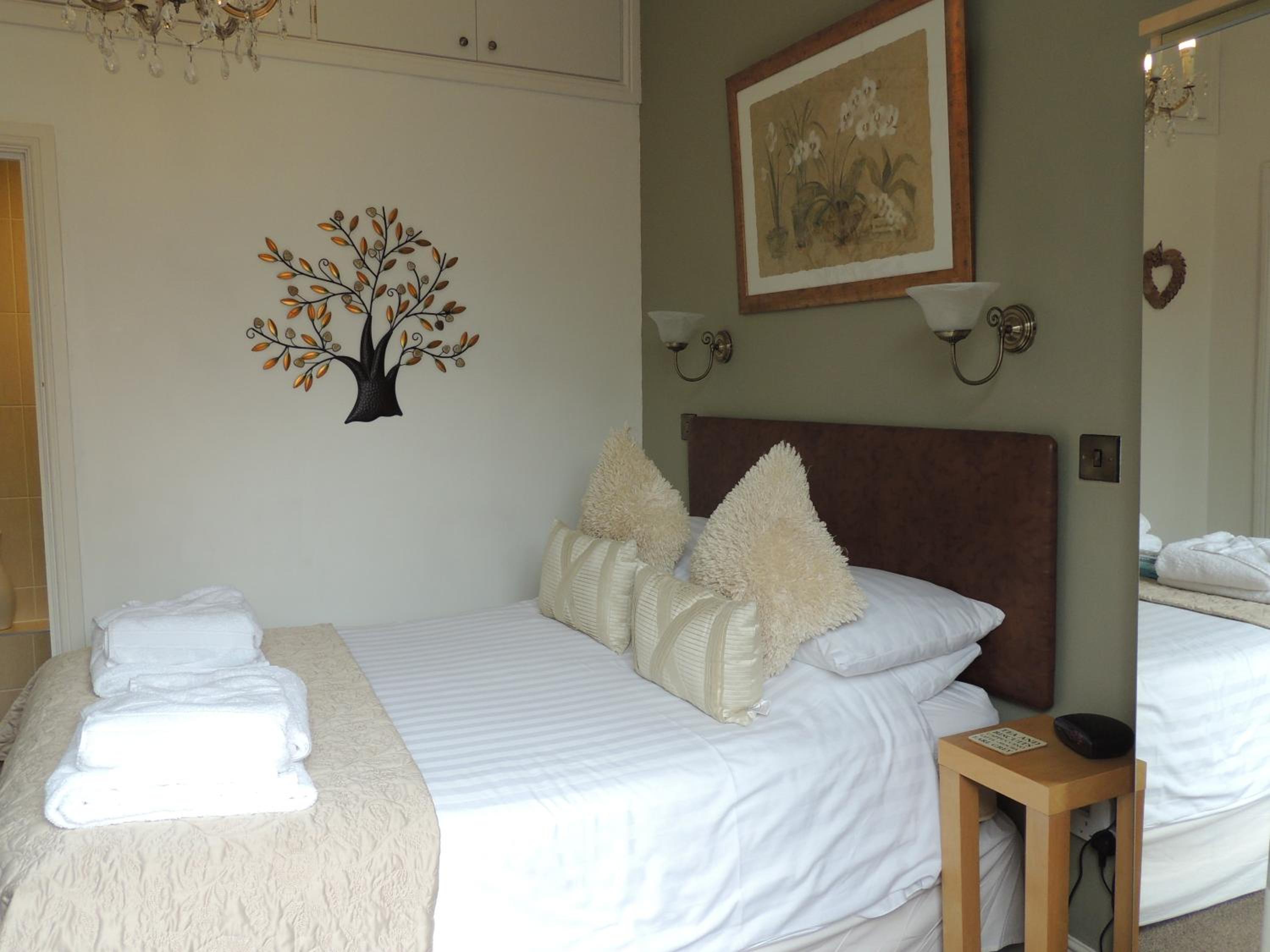 South Shields Vacations - Forest Guest House - Property Image 2