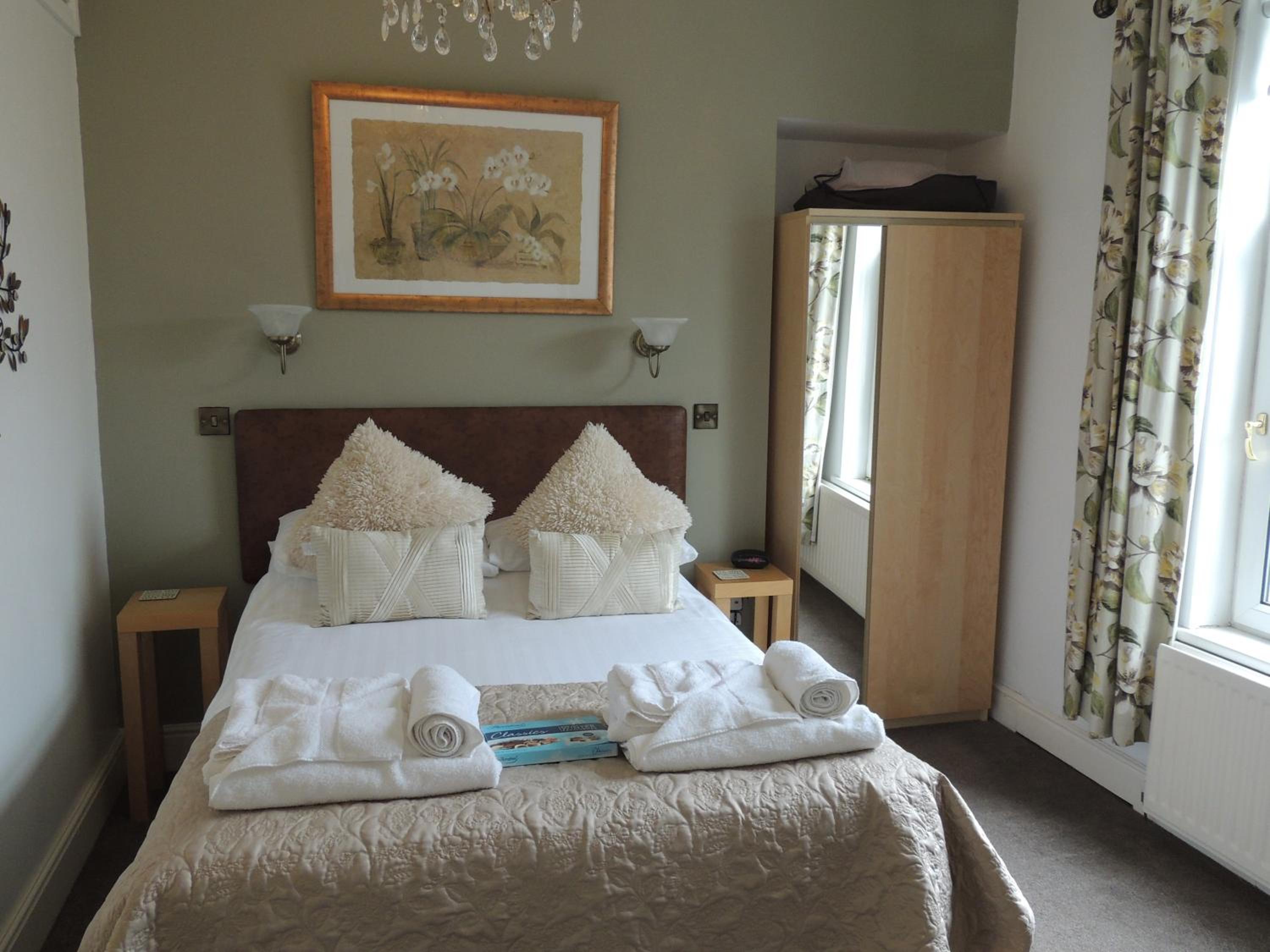 South Shields Vacations - Forest Guest House - Property Image 3