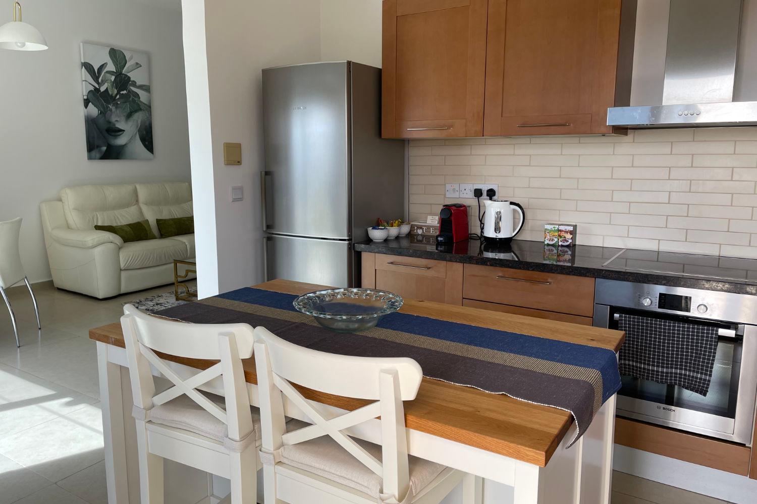 Eleona's Royal Gardens By Yiota - Luxury 2 Bed Apartment in Exclusive Complex