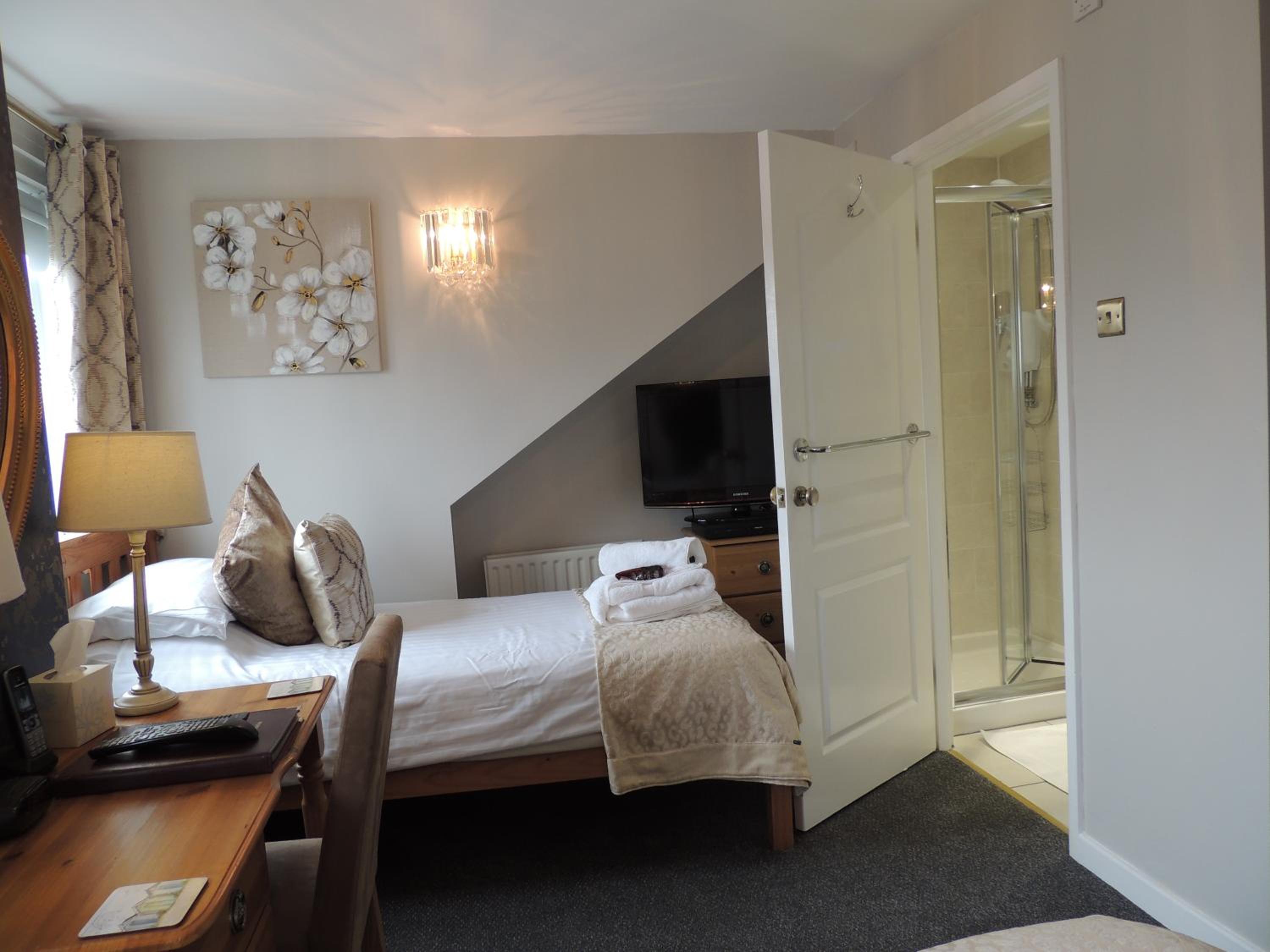 South Shields Vacations - Forest Guest House - Property Image 5