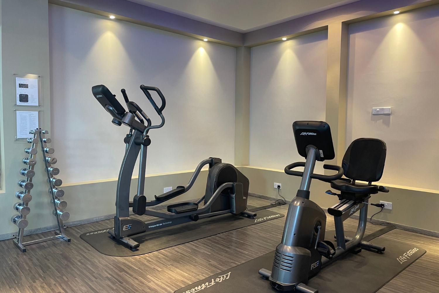 Eleona's Royal Gardens By Yiota - Luxury 2 Bed Apartment in Exclusive Complex