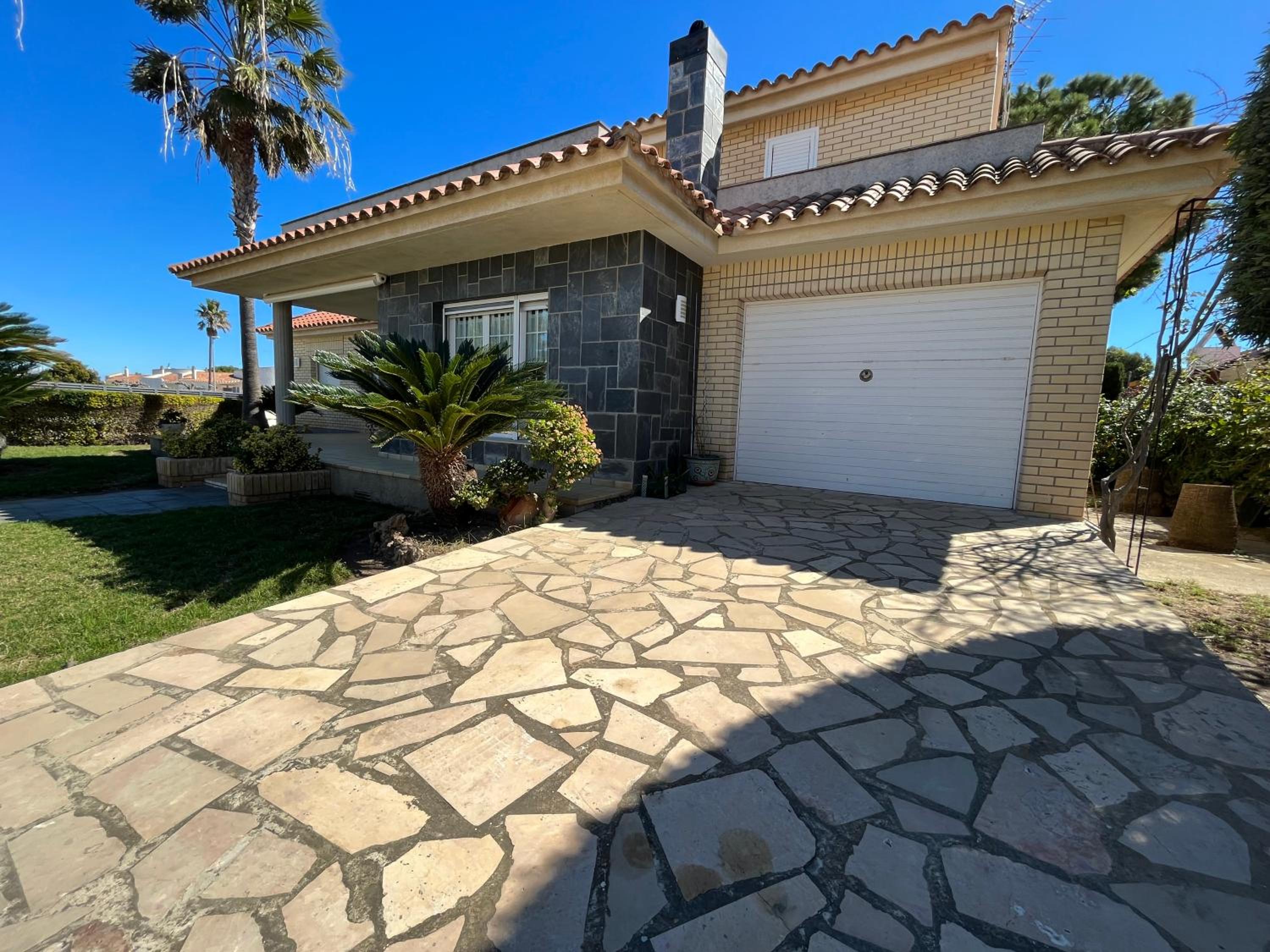 Villa Lluna view 4