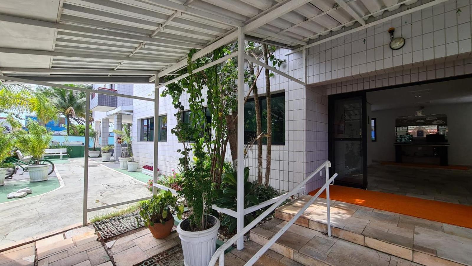2 Quartos com Ar Condicionado e Varanda à 400m da Praia Maitinga - Estacionamento e Piscina - Wi-Fi 409 Mbps