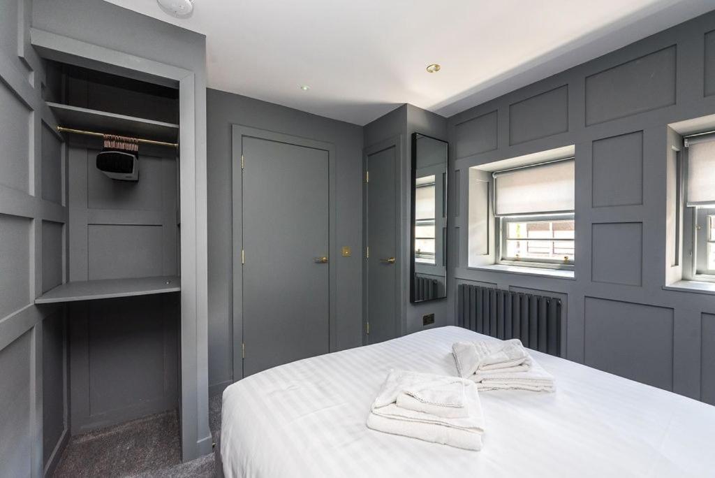 Boutique Castle View 3 Bedroom Apartment view 2