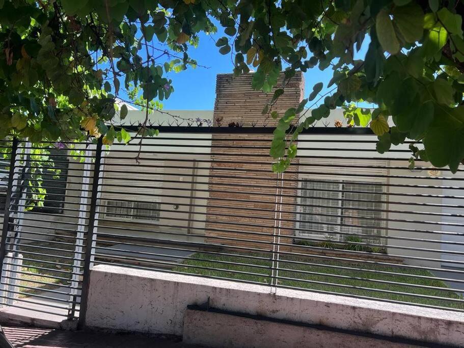 Hotel Alquiler de casa zona Cerro - Image 1