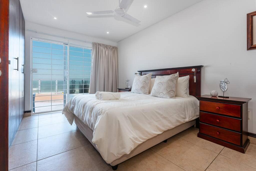 G1Bermuda-Oasis on Willard Beach