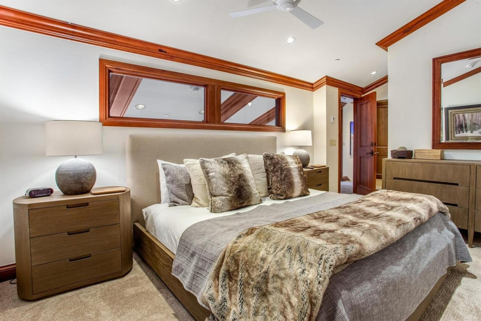 Exclusive 4 Bedroom Ski In, Ski Out Vacation Rental With Hot Tubs And Heated Outdoor Pool In Lionshead Village view 3